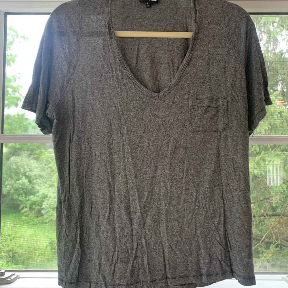 Grey V neck t shirt - aritzia